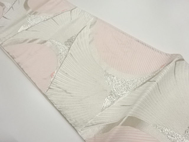 鶴に斜線模様織出し袋帯